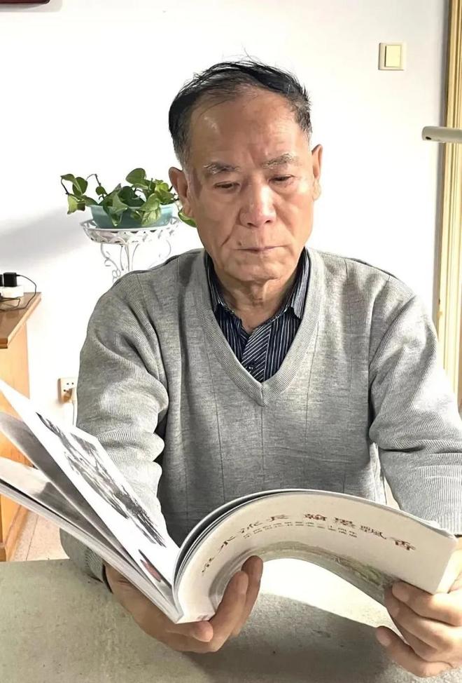 法家张振国向山建大捐赠作品的文化意义pg模拟器试玩翰墨丹心报桑梓——书(图2)